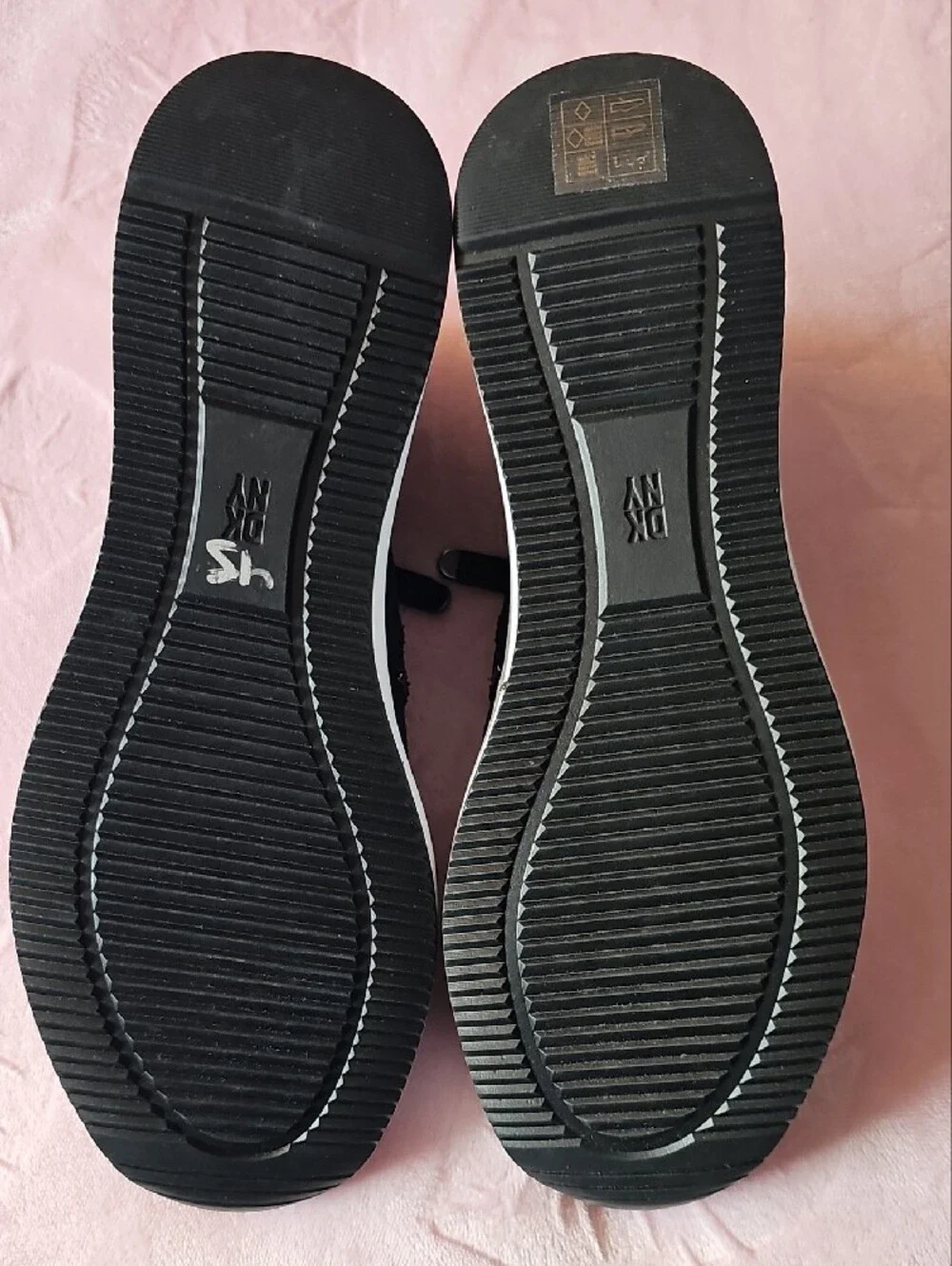 DKNY Black Slip-On Knit Wedge Sneakers - Women